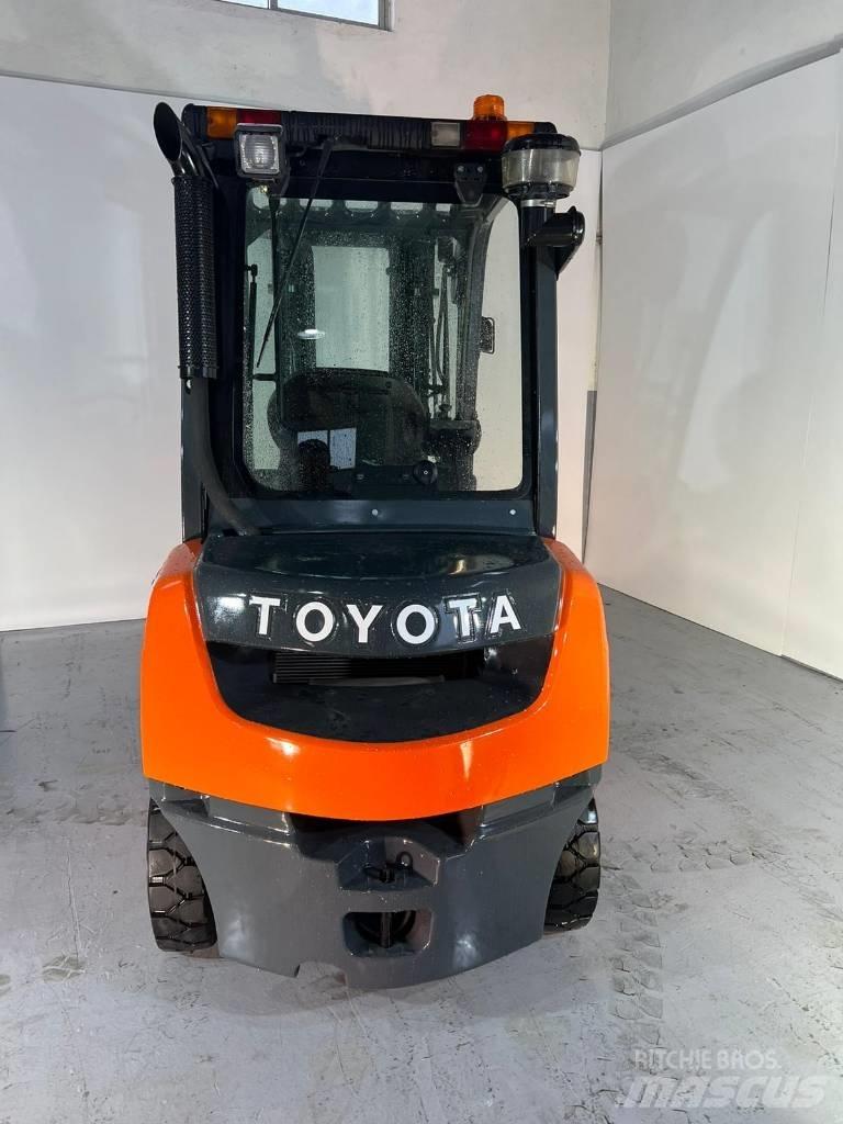Toyota 02-8 FD F 25 Dieseltrukit