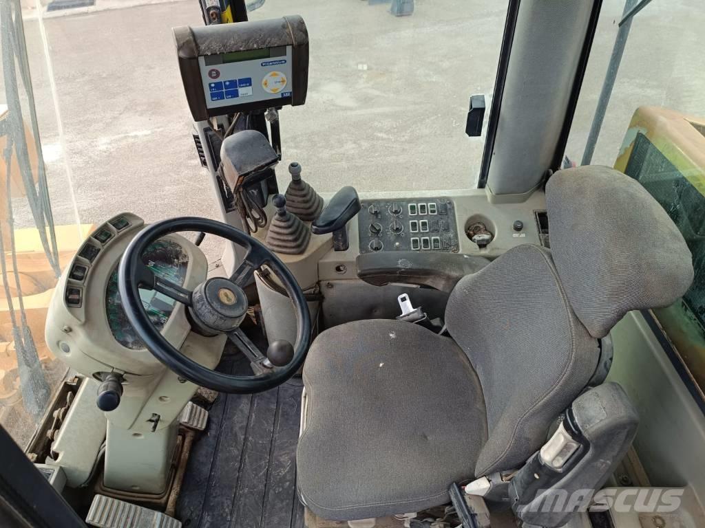 CASE 821C Pyöräkuormaajat