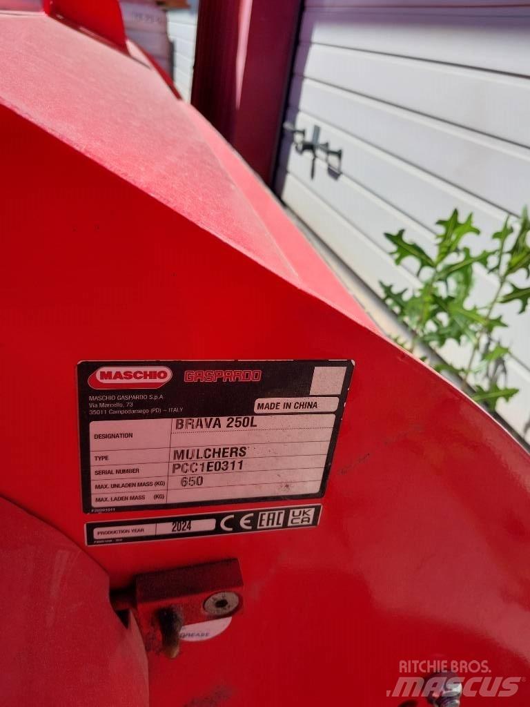 Maschio Brava 250 L Kesantoleikkurit ja -murskaimet