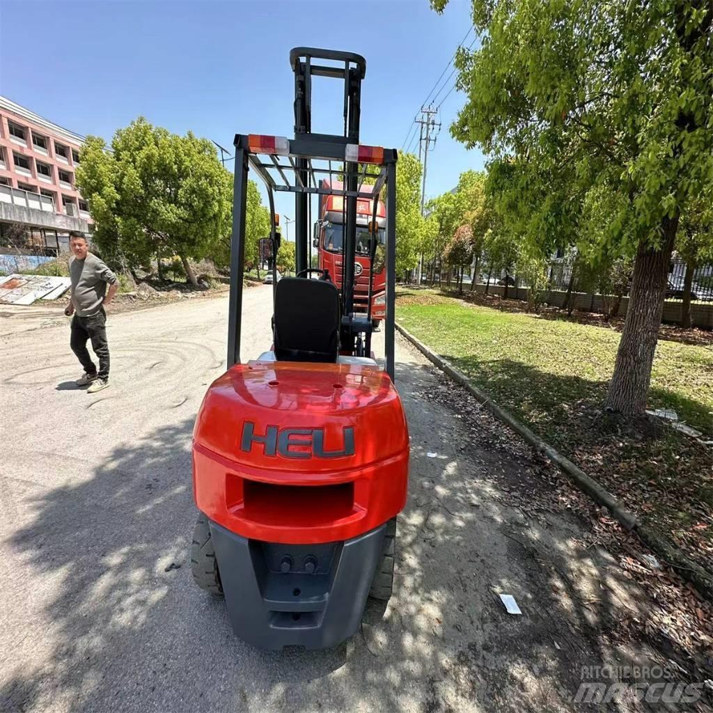 Heli CPC 35 Dieseltrukit