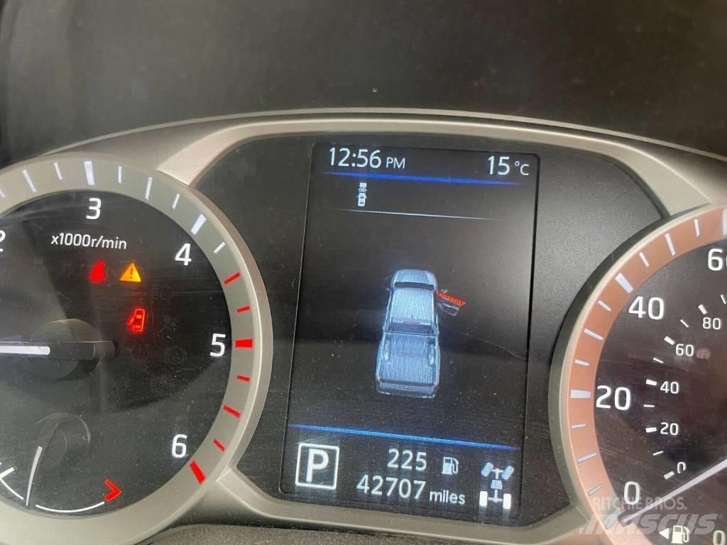 Nissan Navara Henkilöautot