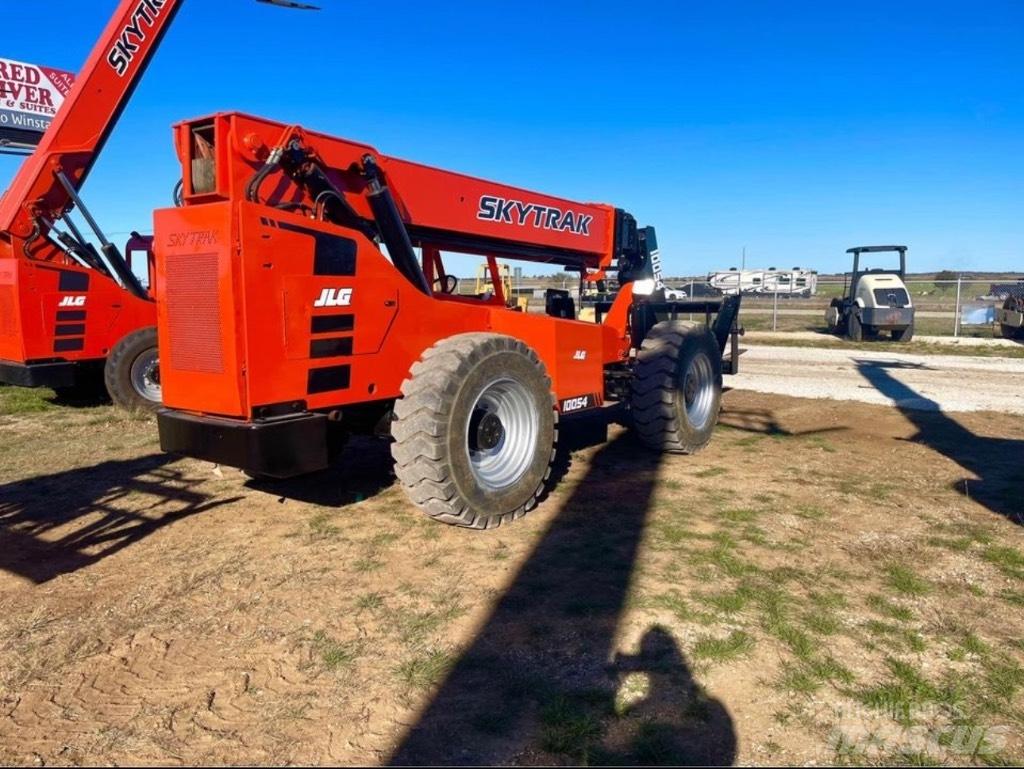 SkyTrak 10054 Kurottajat