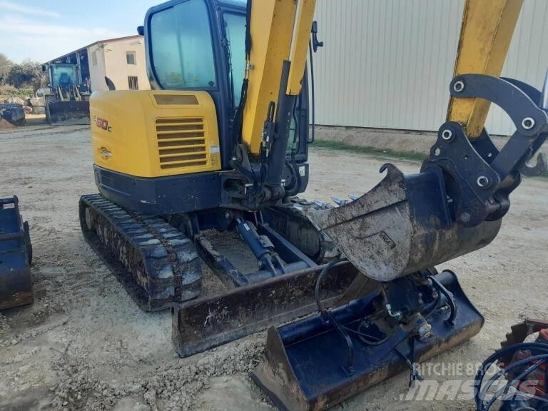New Holland E 60 C Minikaivukoneet < 7t
