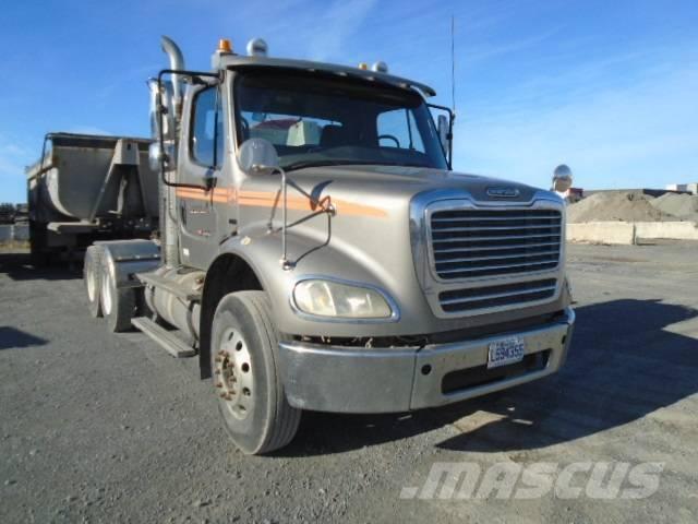 Freightliner M2 112 Vetopöytäautot