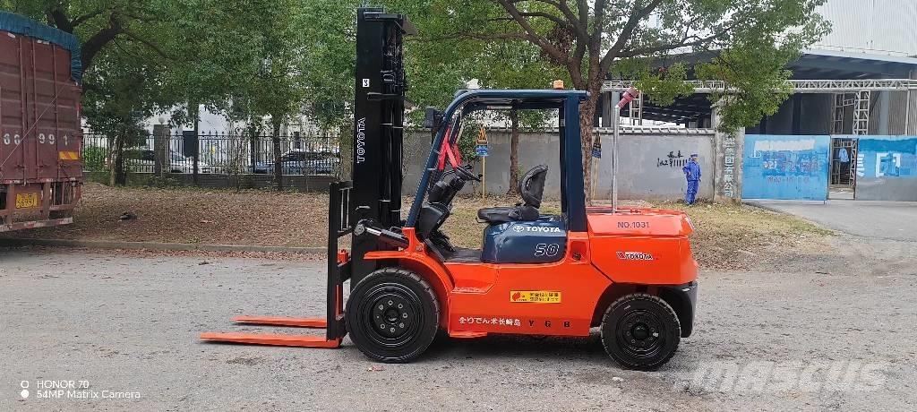 Toyota FD 50 Telakaivukoneet