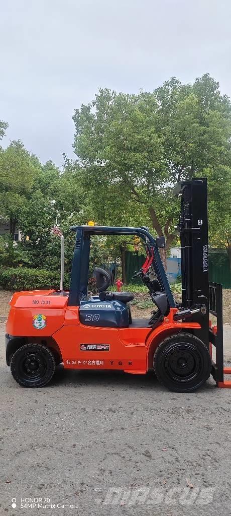 Toyota FD 50 Telakaivukoneet