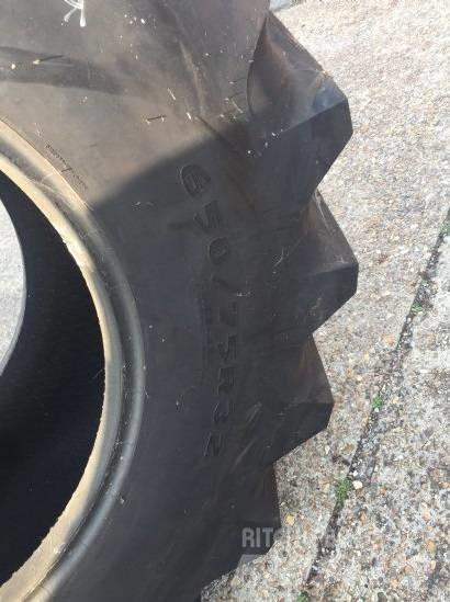 Goodyear 650/75R32 Renkaat ja vanteet