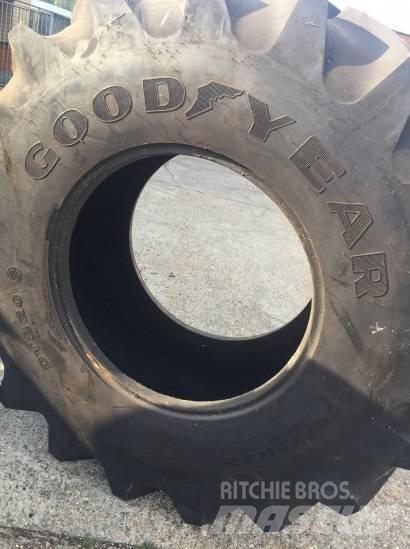 Goodyear 650/75R32 Renkaat ja vanteet