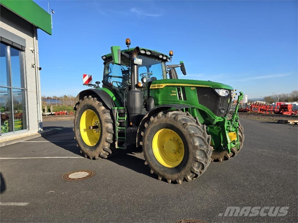 John Deere 6R230 Traktorit