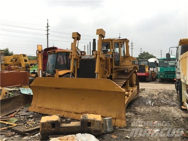 CAT D8K Telaketjupuskutraktorit