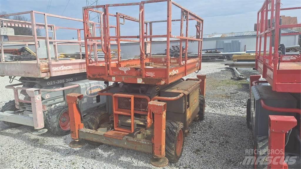 SkyJack SJ6832RTE Saksilavat