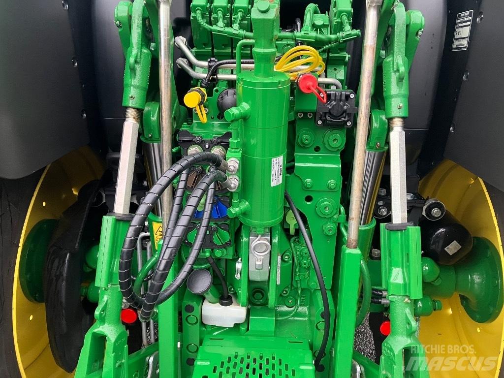 John Deere 6R150 Traktorit