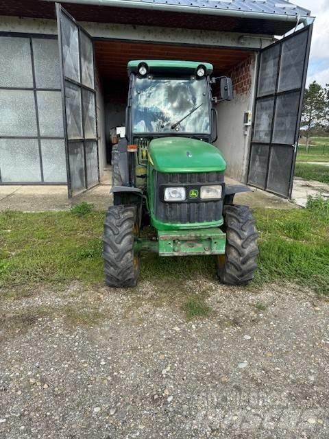 John Deere 5515 F Traktorit
