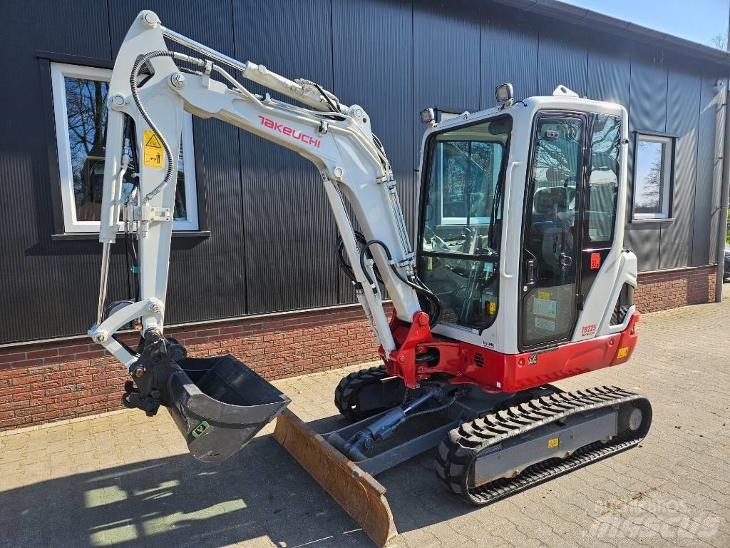 Takeuchi TB 225 Minikaivukoneet < 7t