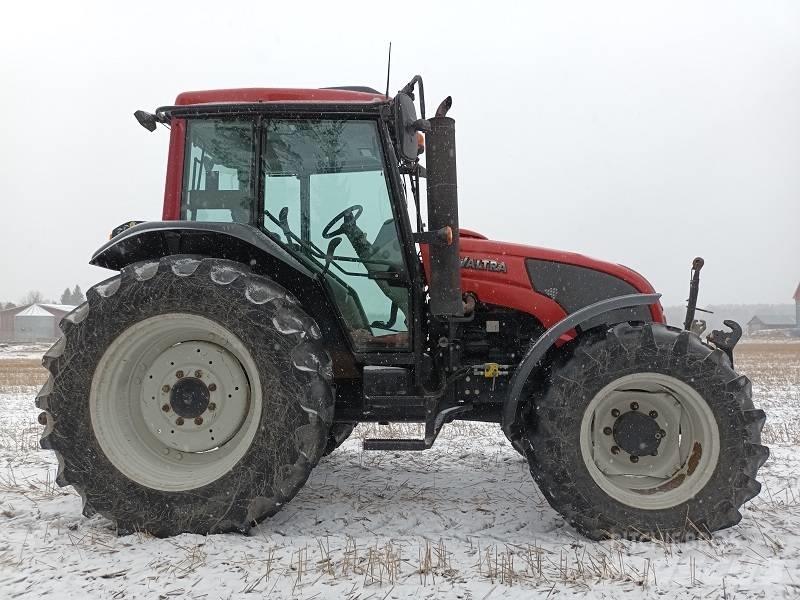 Valtra A 93 HITECH Traktorit