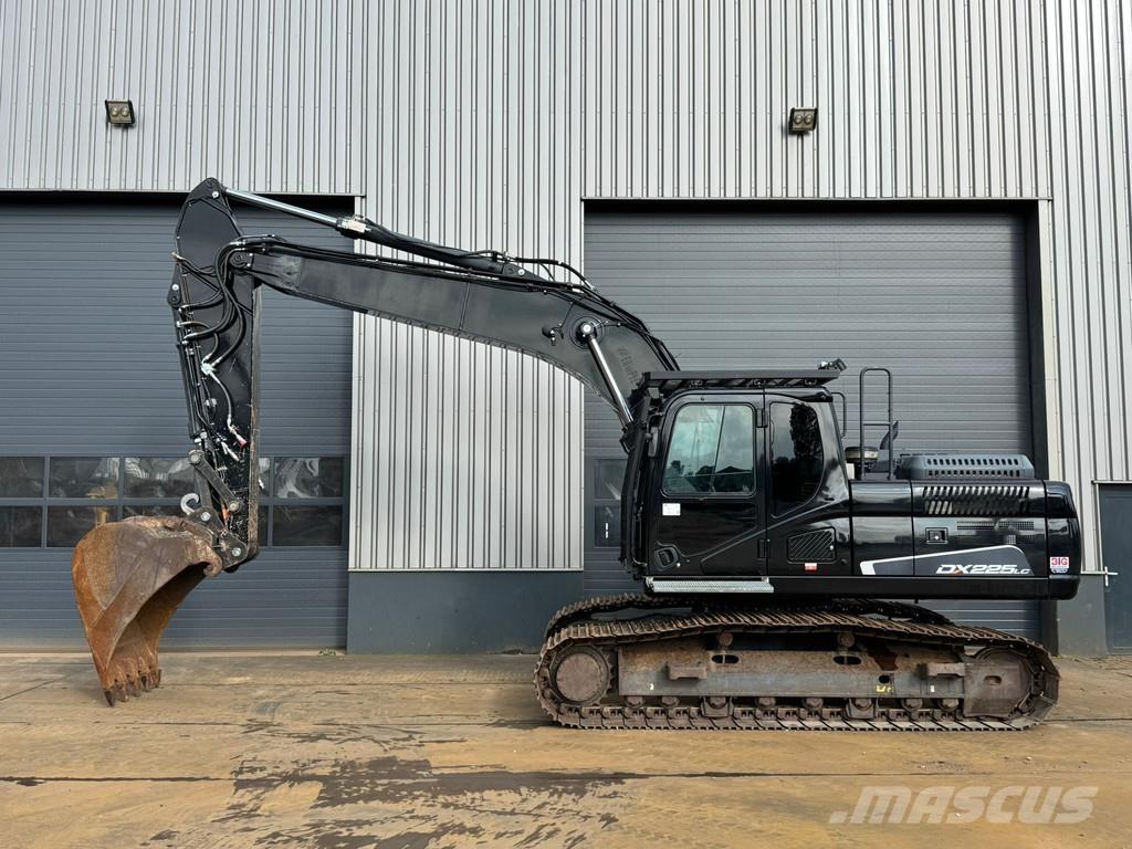 Doosan DX225LC-5 Telakaivukoneet