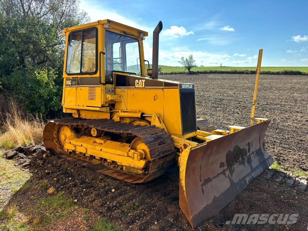 CAT D 5 C Telaketjupuskutraktorit