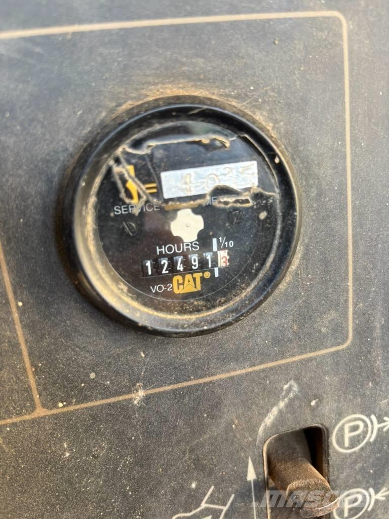CAT D 5 C Telaketjupuskutraktorit