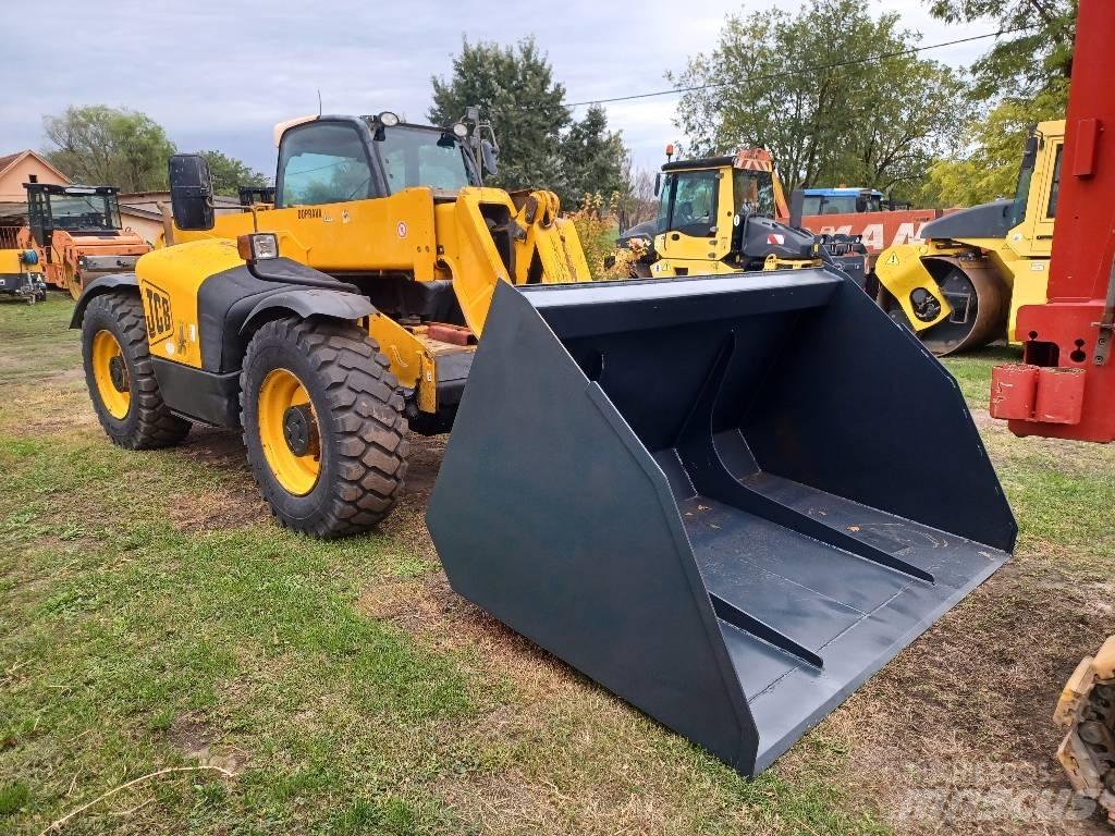 JCB 541-70 Maatalouskurottajat