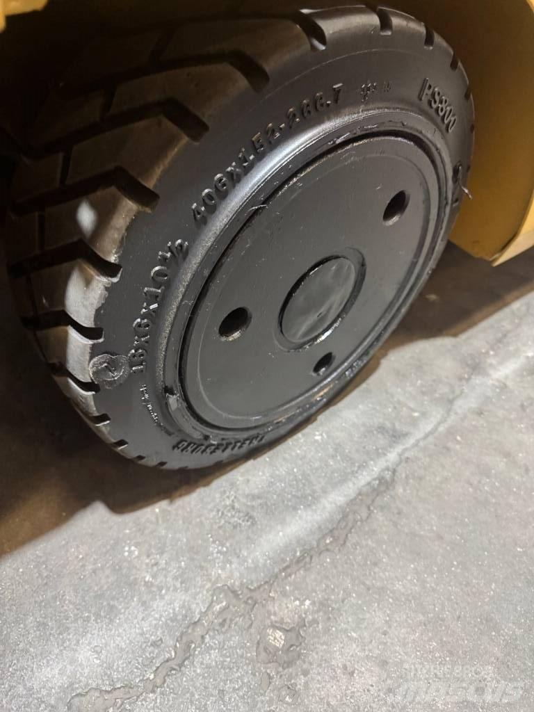 CAT EC30N2 Sähkötrukit