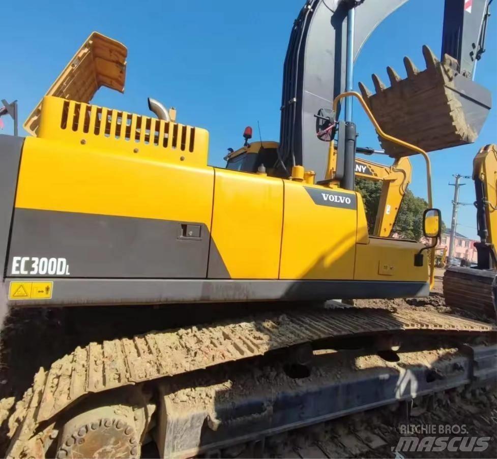Volvo EC 300 D L Telakaivukoneet