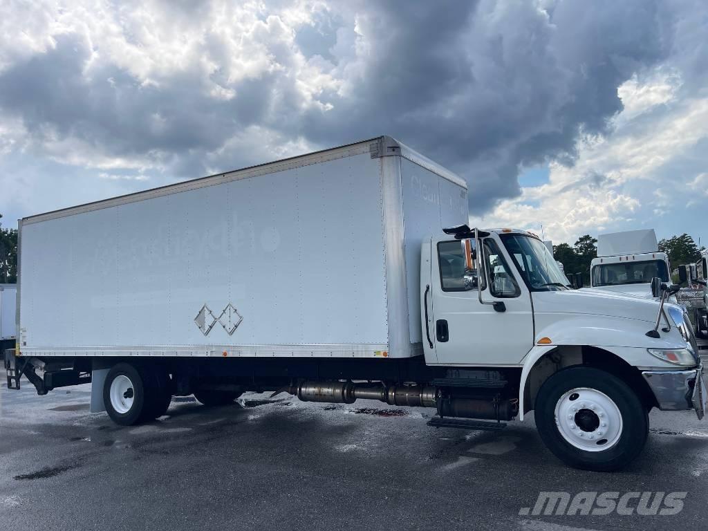 International 4300 Umpikorikuorma-autot