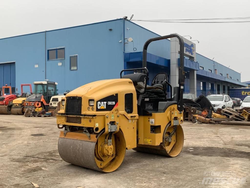 CAT CB 22B Tandemjyrät