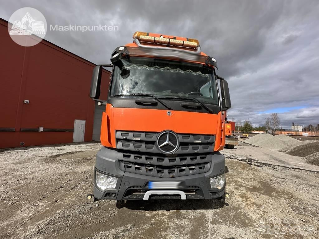 Mercedes-Benz Arocs Sora- ja kippiautot