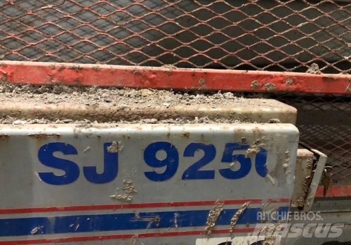 SkyJack SJ 9250 Saksilavat