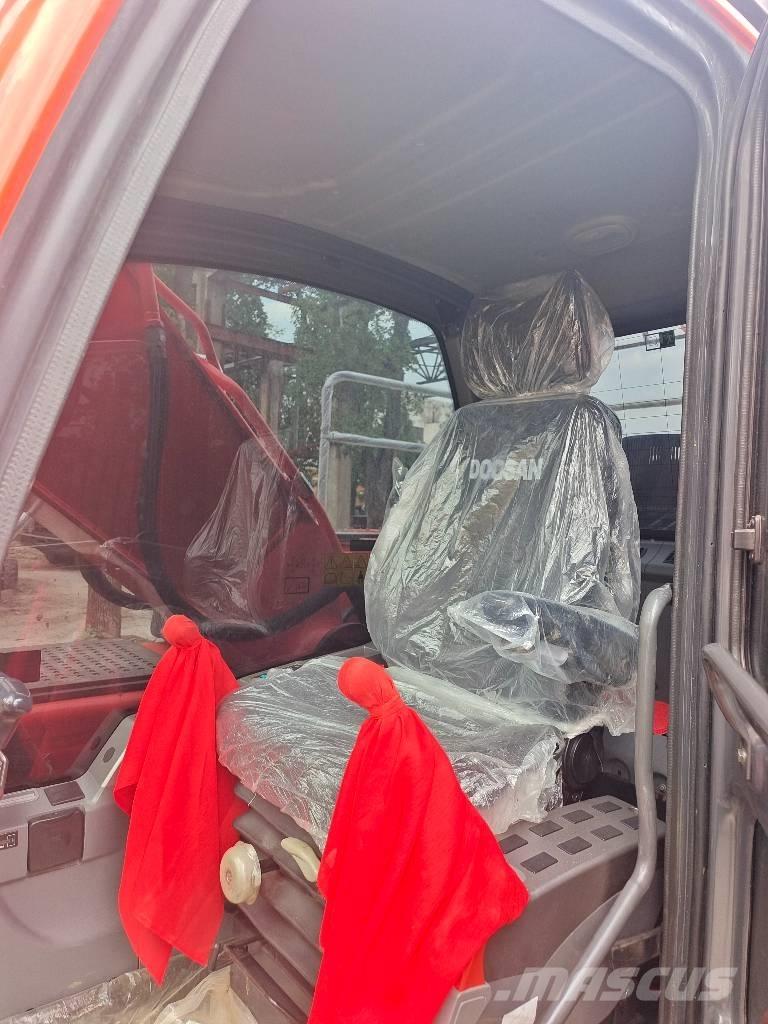 Doosan DX 225 Telakaivukoneet