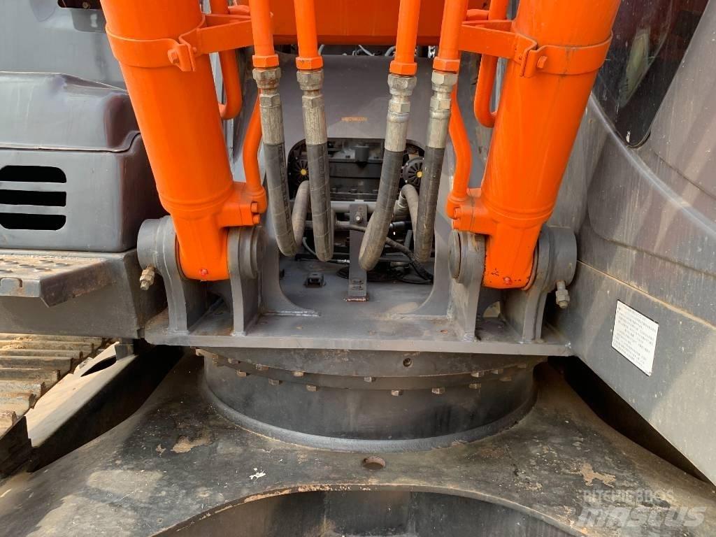 Hitachi ZX210G Telakaivukoneet