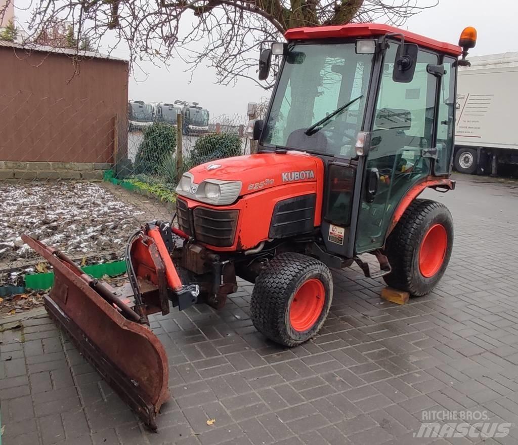 Kubota B2530 Taajamatraktorit