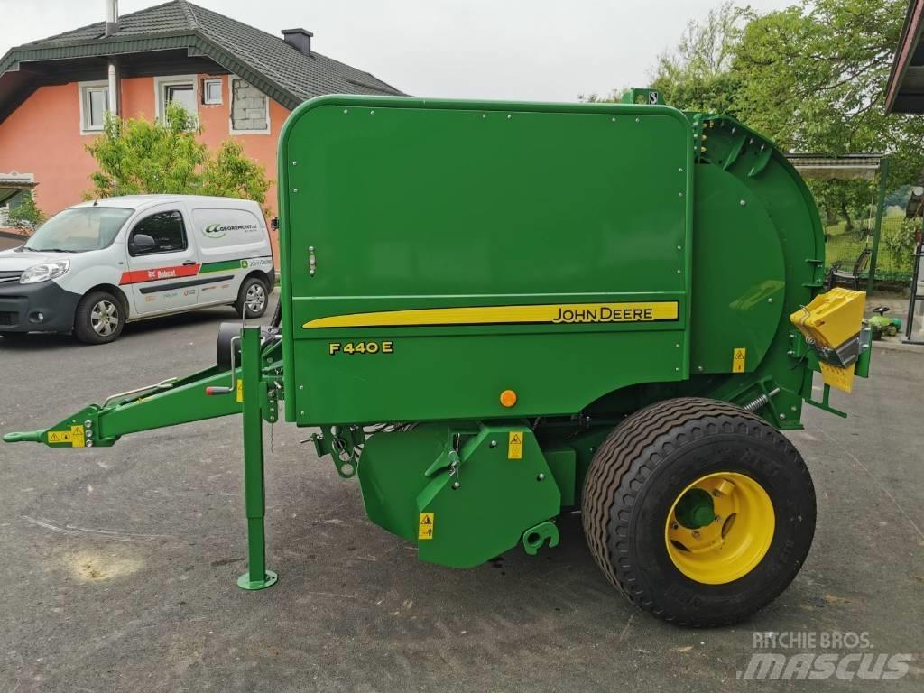 John Deere F440E Pyöröpaalaimet
