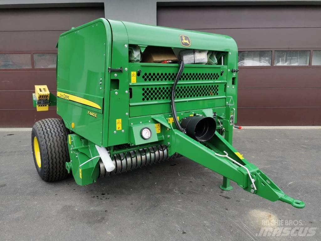 John Deere F440E Pyöröpaalaimet