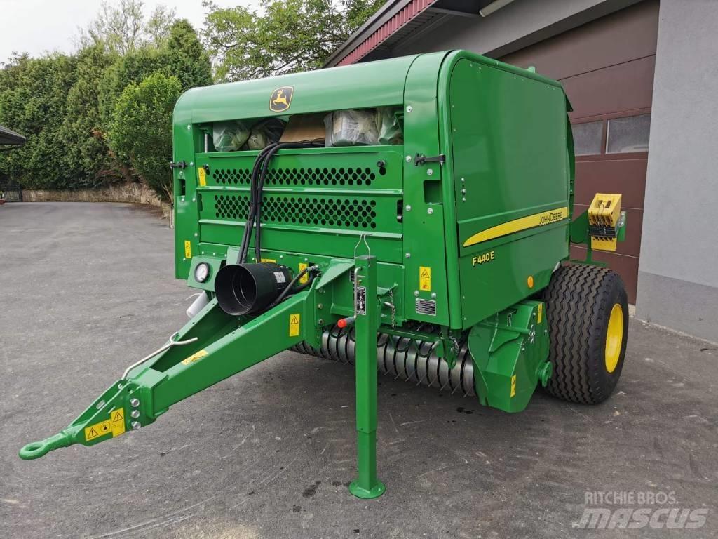 John Deere F440E Pyöröpaalaimet