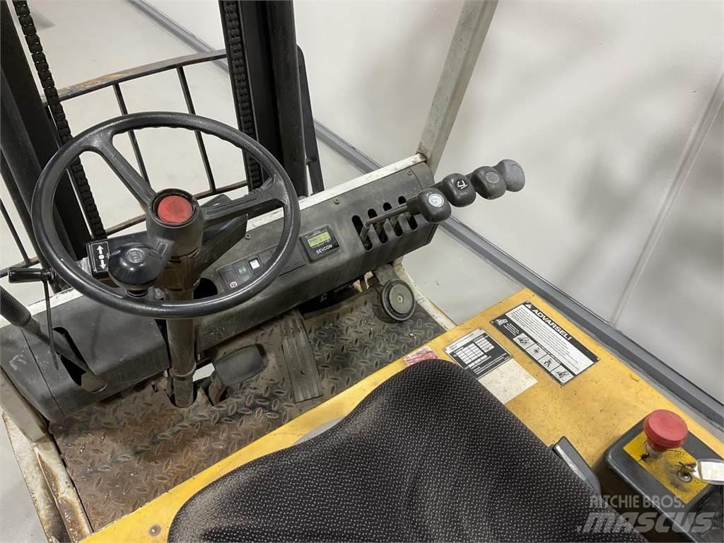 Komatsu FB20M-2E Sähkötrukit