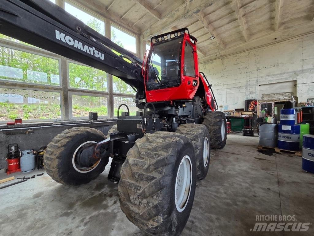 Komatsu 911 Harvesterit