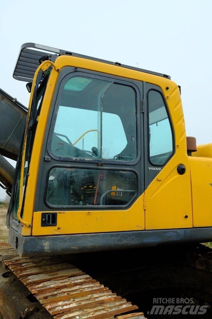 Volvo EC 240 kabina Ohjaamo ja sisusta