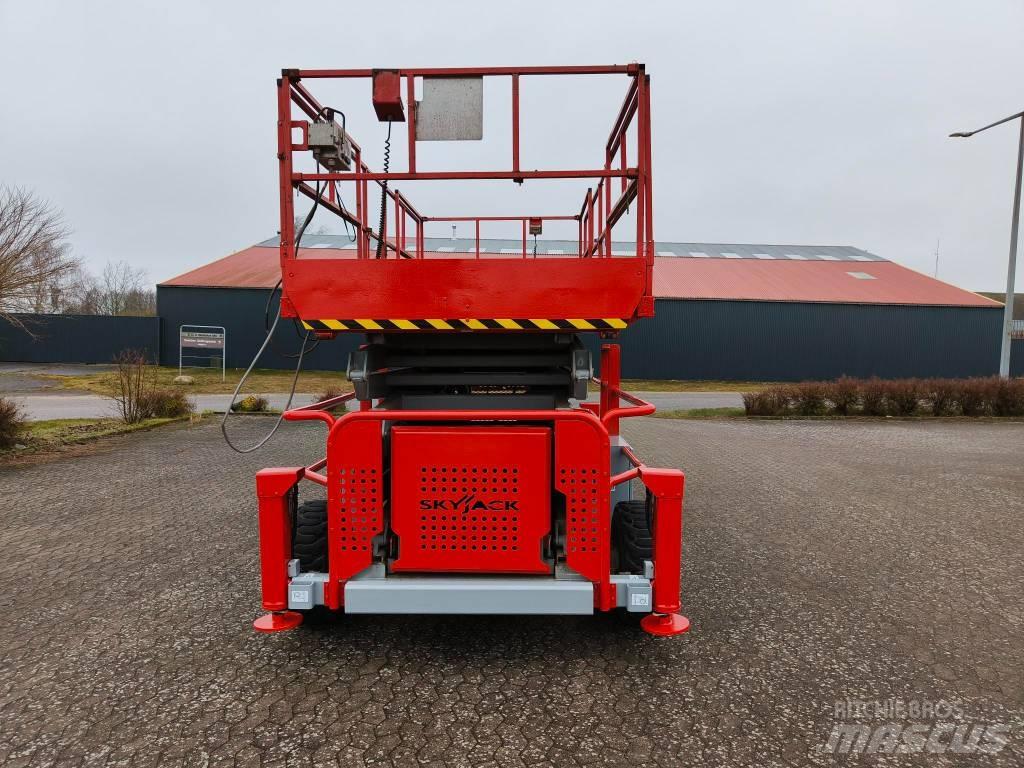 SkyJack SJ 9250 RT Saksilavat