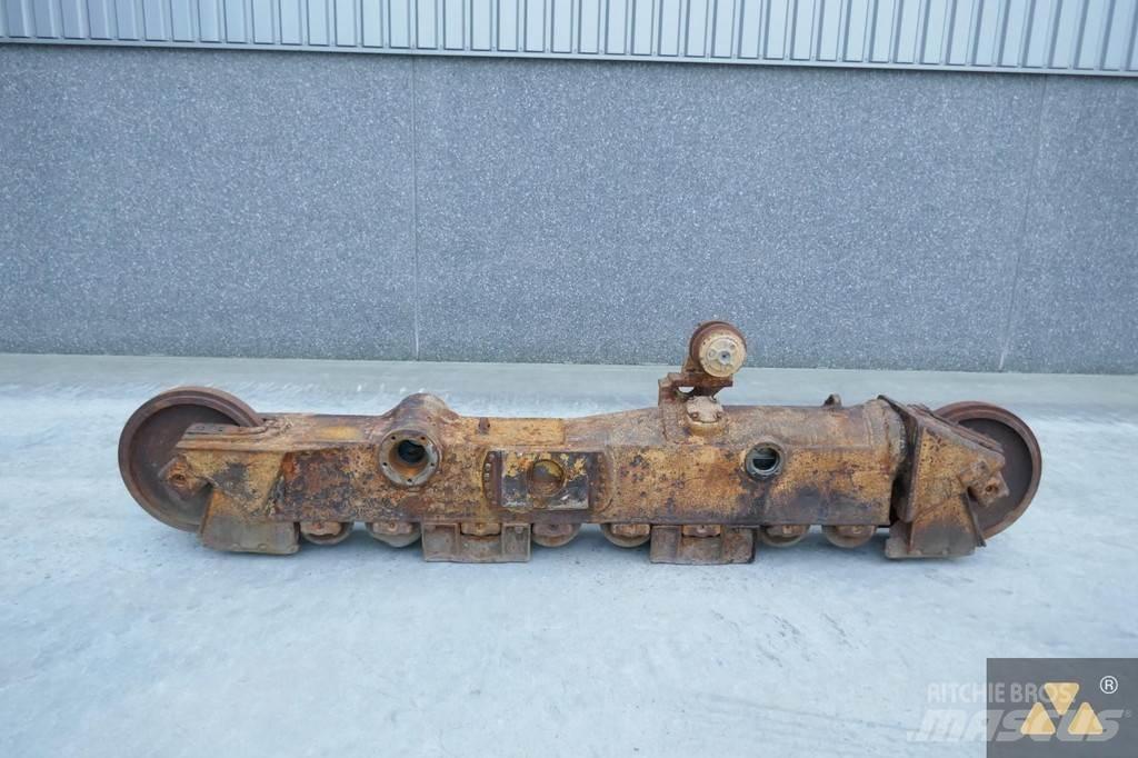 CAT 261-3079 Alusta ja jousitus