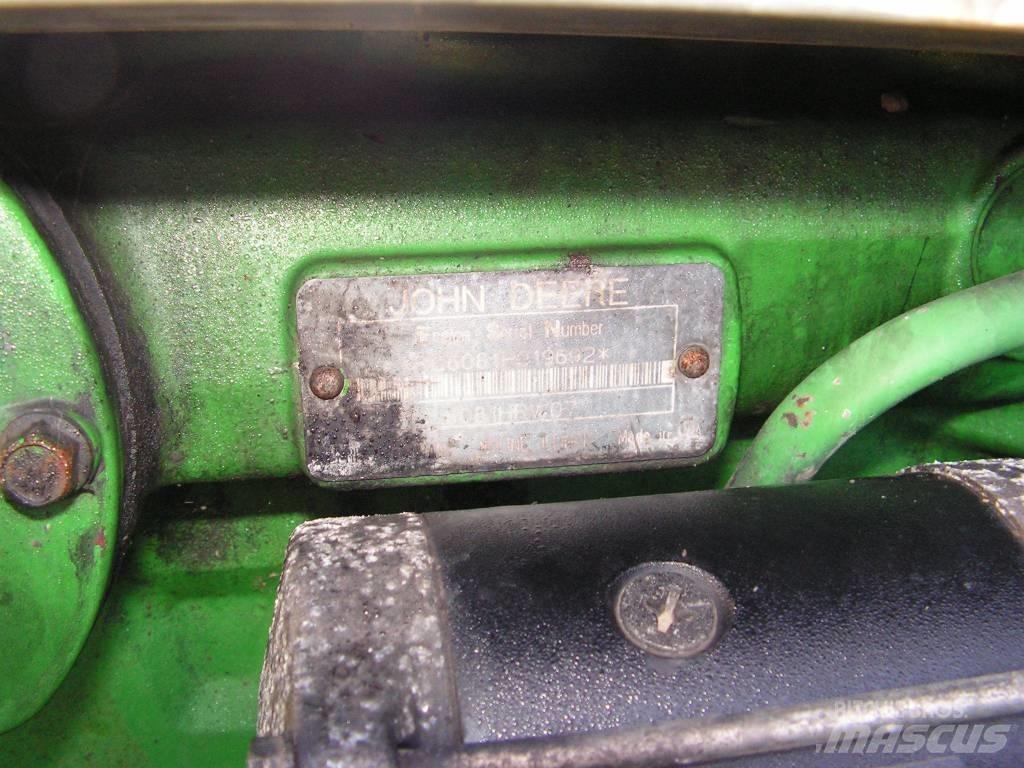 John Deere 8100 Moottorit