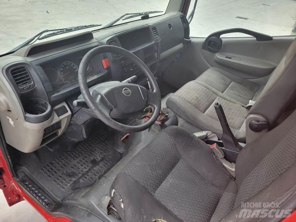 Nissan Cabstar Ohjaamot ja sisustat