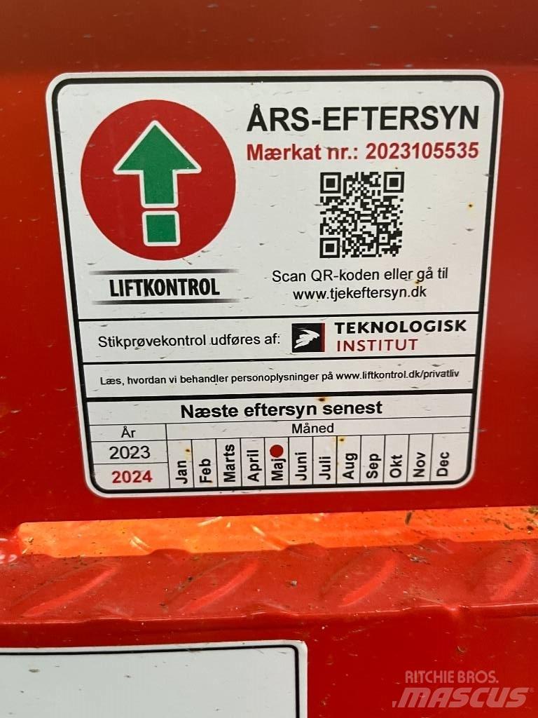 SkyJack SJ 6832 RTE Saksilavat