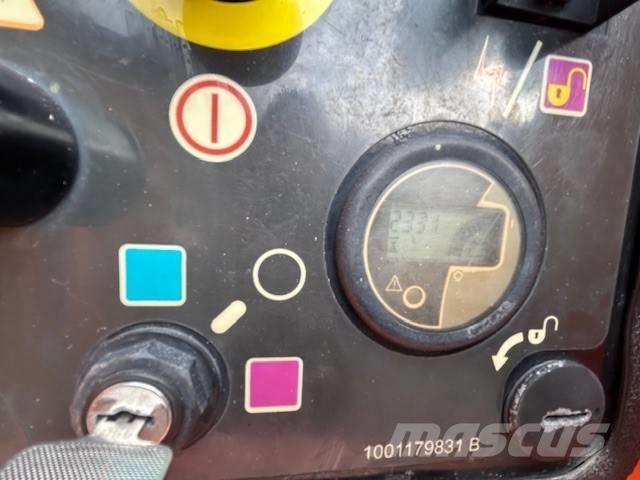JLG 1200 SJP Teleskooppipuominostimet