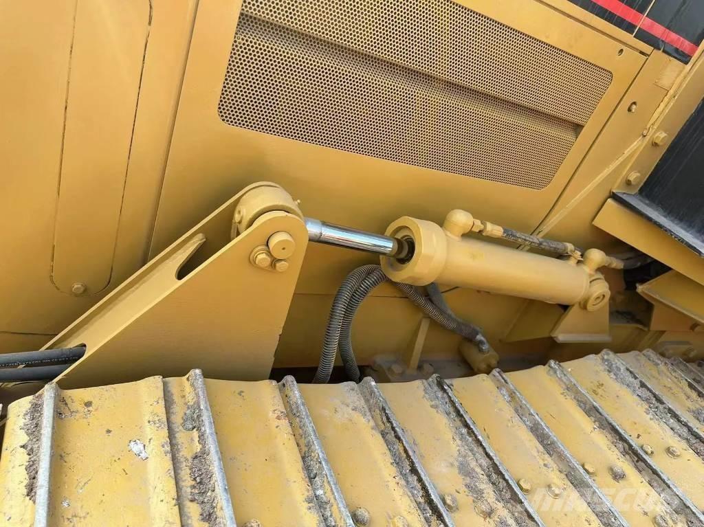 CAT D5C Telaketjupuskutraktorit