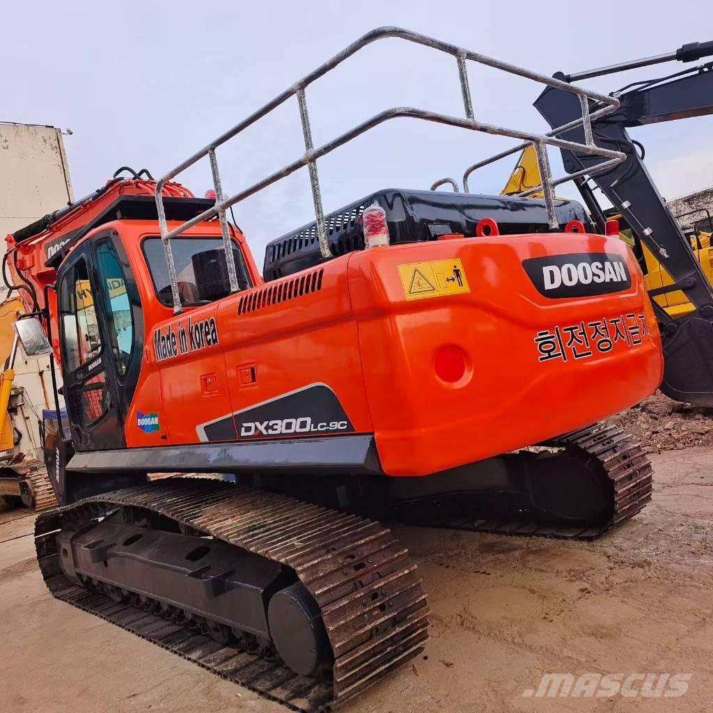 Doosan DX 300 Telakaivukoneet