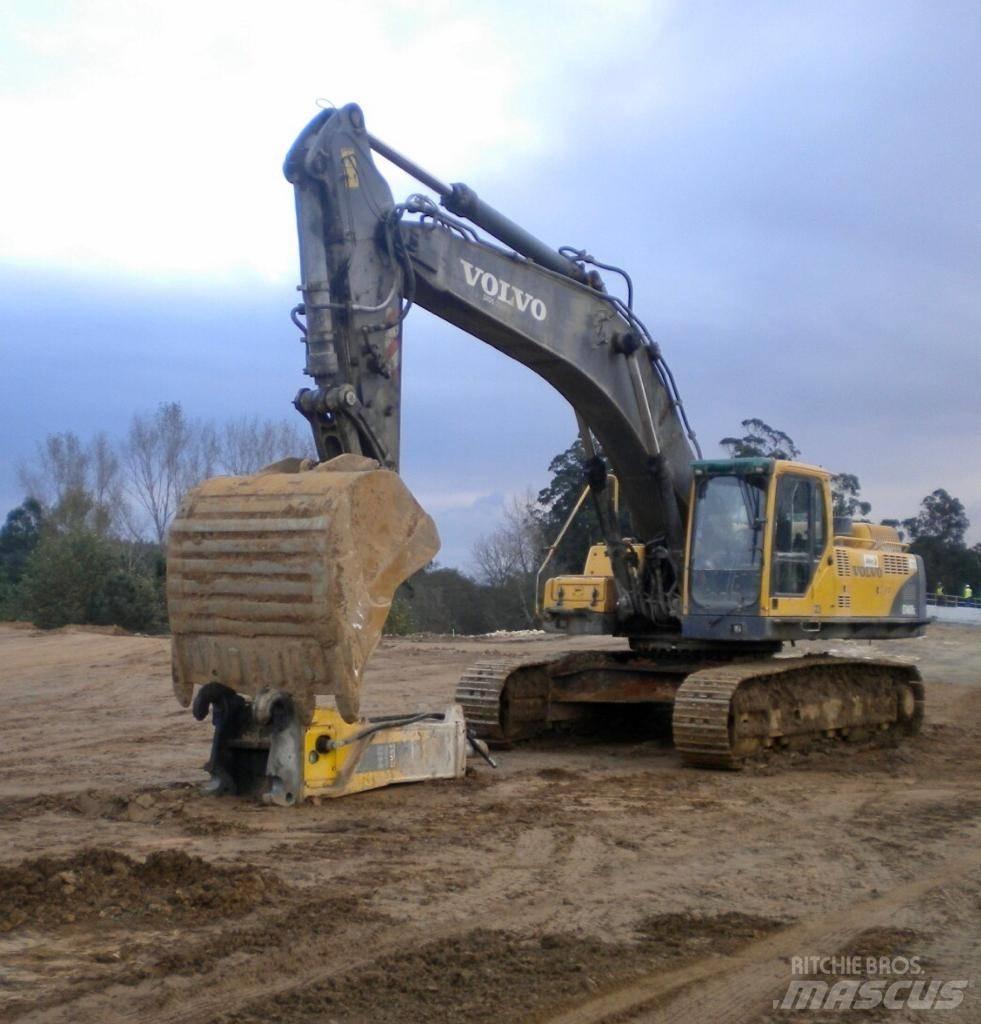 Volvo EC 460 B LC Telakaivukoneet