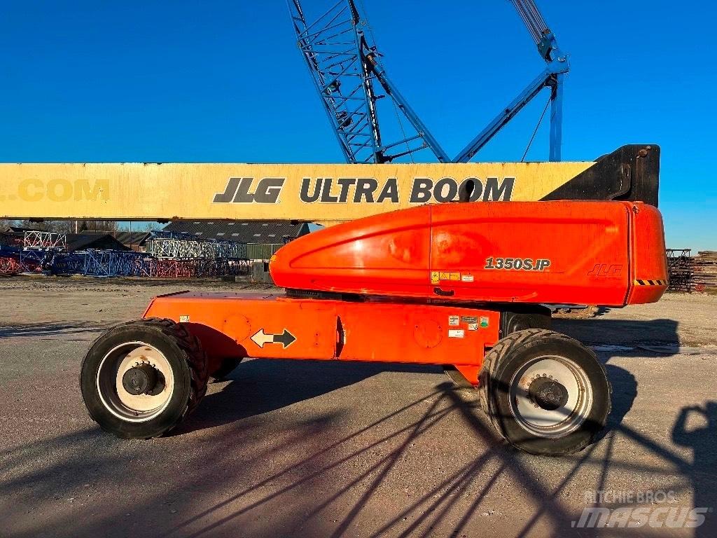 JLG 1350 SJP Teleskooppipuominostimet