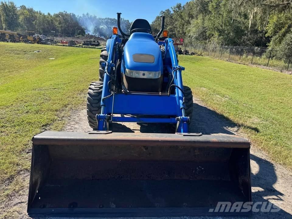 New Holland TC 35 Traktorit