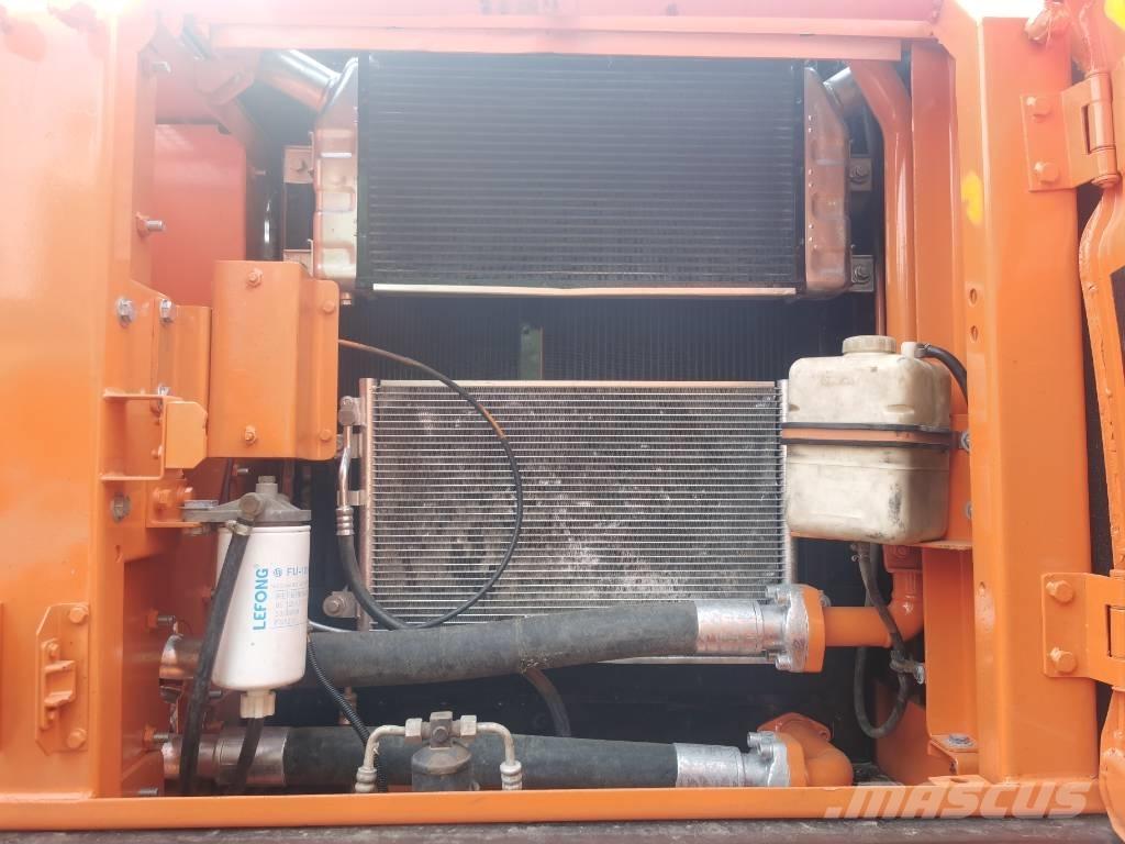 Doosan DX 225 LC Telakaivukoneet